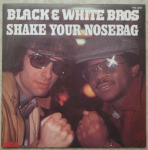 BLACK WHITE BROS - Shake your nosebag / To dance, to dance - 45T (SP 2 titres)